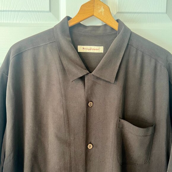 Tommy Bahama Brown 100% Silk Short Sleeve Shirt! - Picture 2 of 16